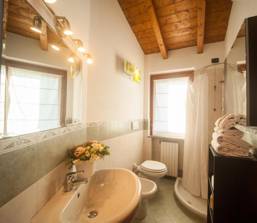 Casa Distone Apartment Sale Marasino Bagian luar foto